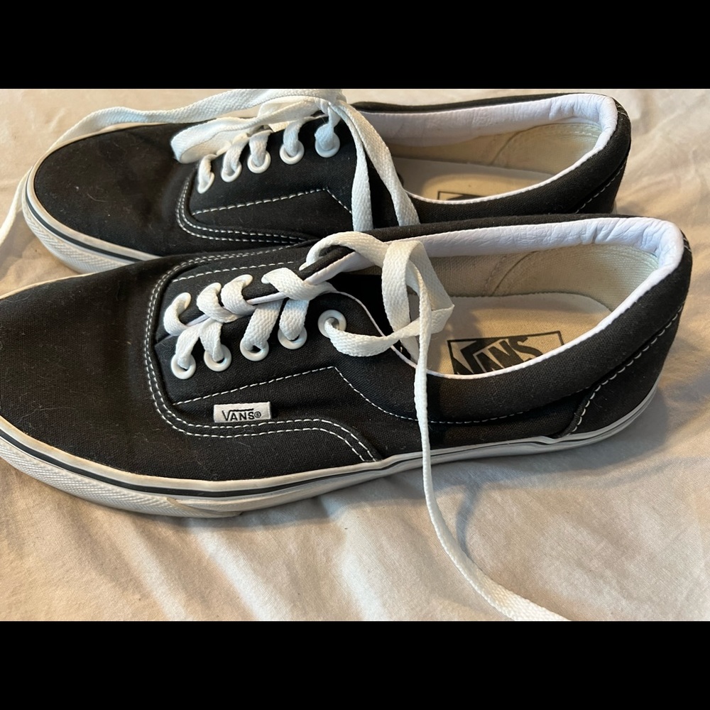 Vans - Picture 2 of 4